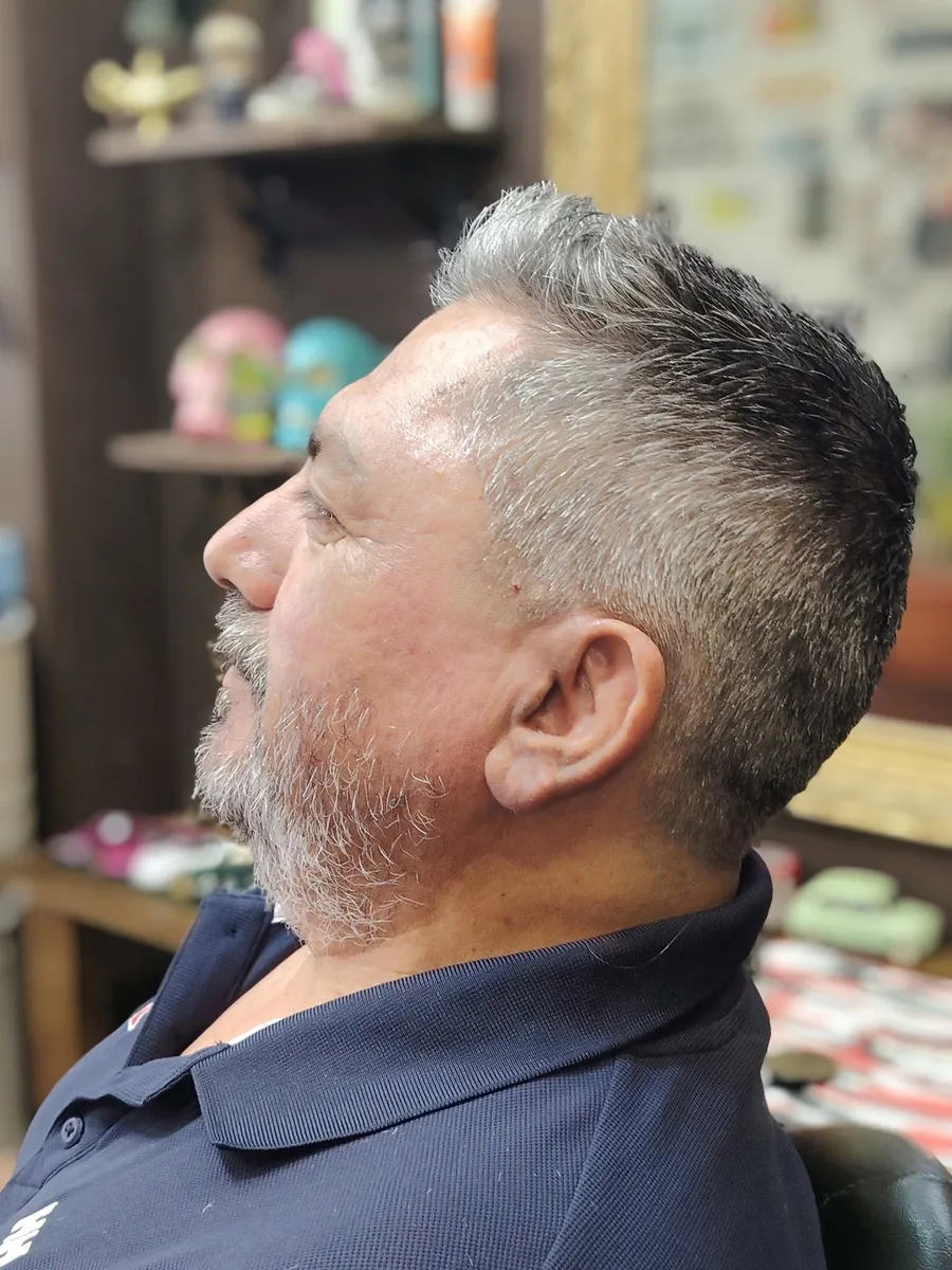 Después: corte de caballero y barba perfilada en Barbería Ruiz, Vigo